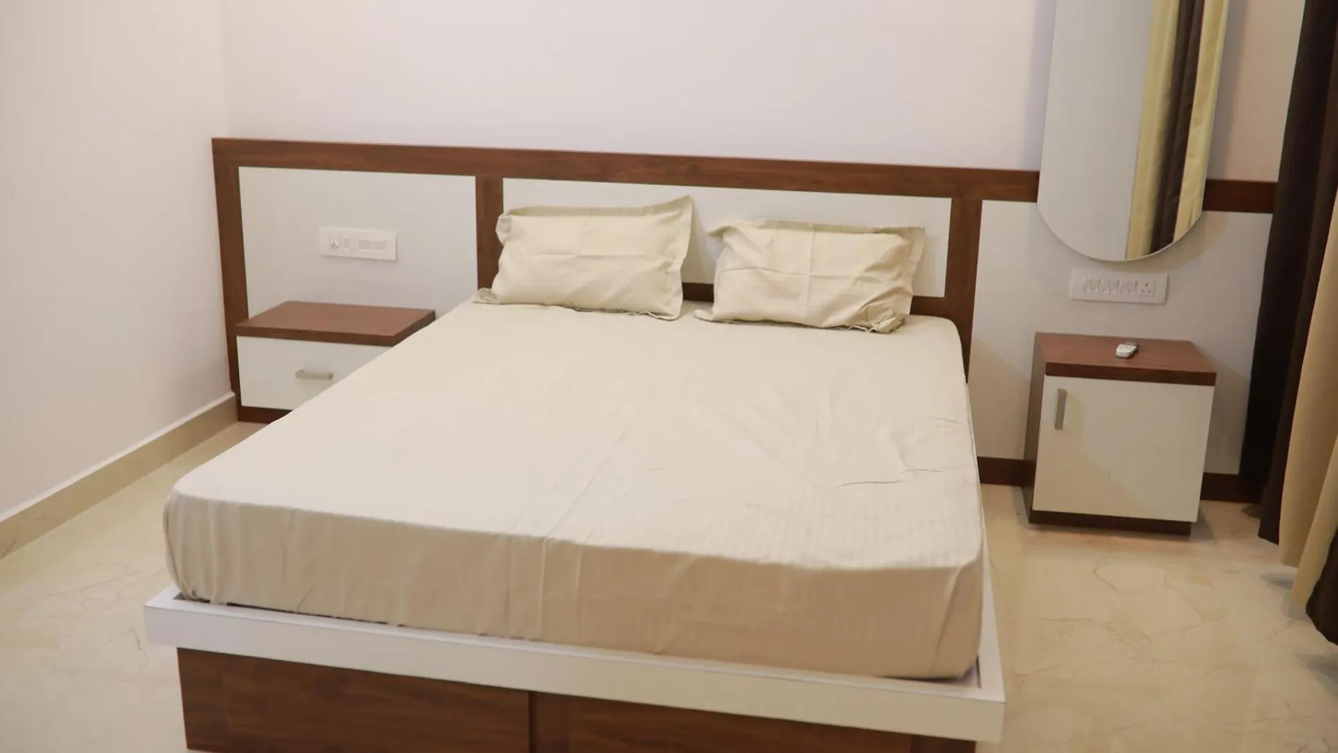 Petals Apartment Kuthuparamba 0*,